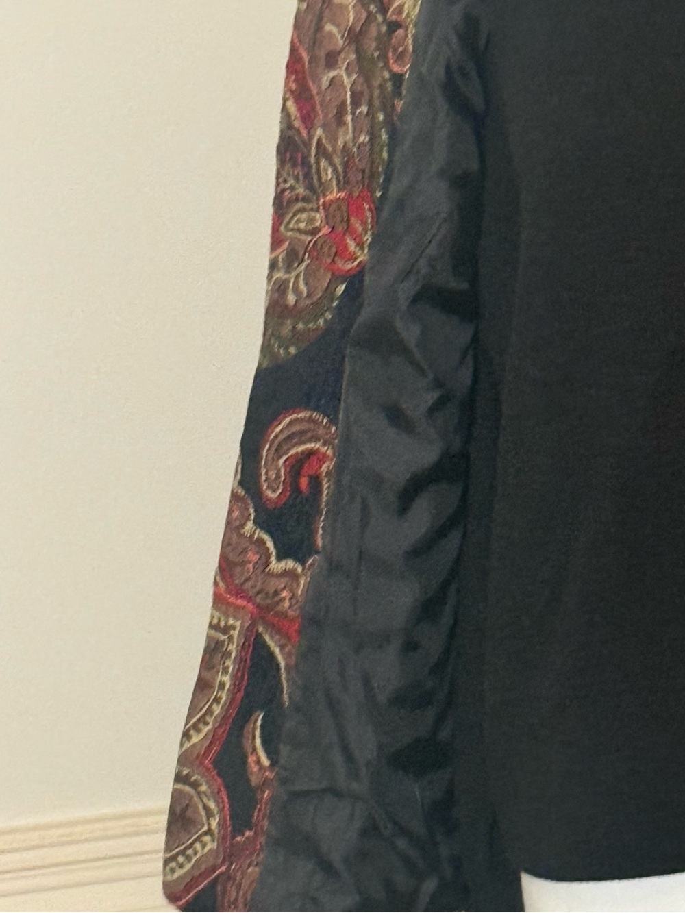 Harve Benard Black Paisley Jacket with Red and Brown Accents - Picture 4 of 6